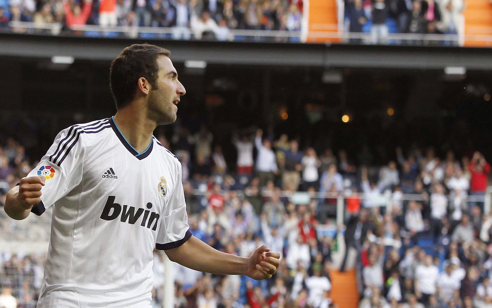 开云APP-欧冠半决赛焦点战，红魔血脉觉醒，曼联强势晋级终结巴黎金元王朝