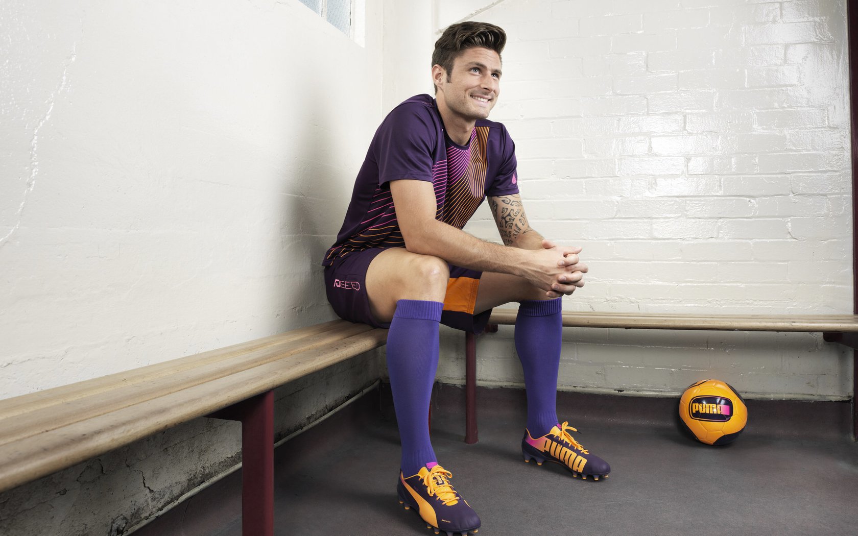 开云体育平台APP-从华沙到加拉加斯，足球场上的地缘寓言与奥纳纳的满分答卷